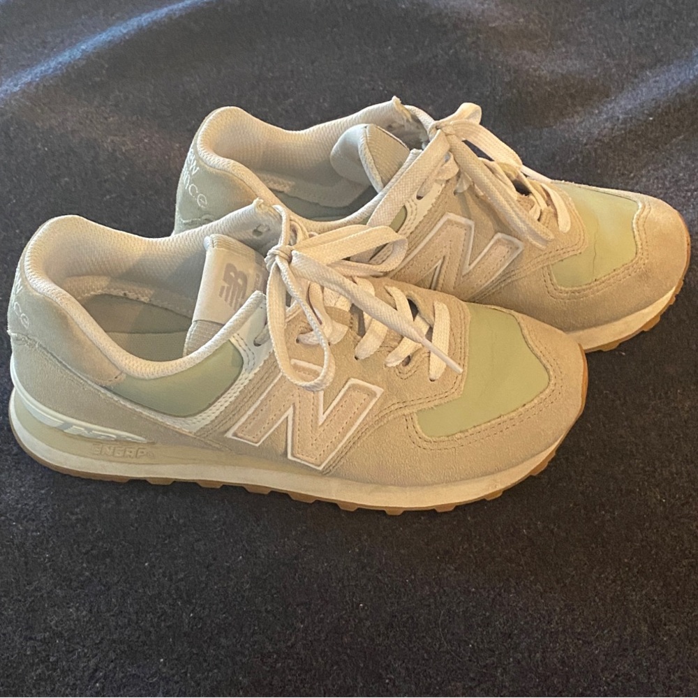 New Balance Sage Green Sneakers Style 574 Size 8 Very Good Used Condition